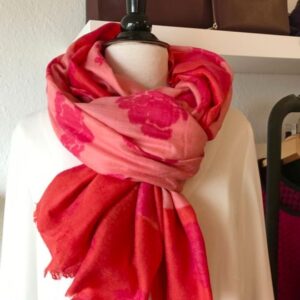 Schal, Winterschal, warmer Schal, Stola, großes Tuch, Seidenschal, Wolle/Seide, Winterkollektion, Accessoires, Geschenke für Frauen, Weihnachtsgeschenke für Frauen, koralle, pink, apricot, orange