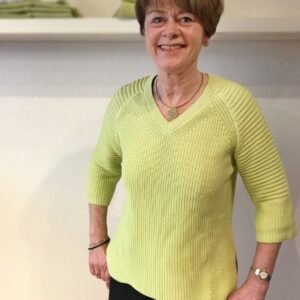 Sommerpulli, leichter Pullover, Baumwollpullover, Baumwolle, Cotton, lime, gelbgrün, 3/4 Arm, Eve in Paradise, Christina Claussen, Damenmode, Sommerkollektion, Frühlingskollektion, 2025, Strickpulli, Patentmuster, Patentstrickmuster, patent gestrickt