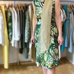 Sommerkleid, Jerseykleid, Etuikleid, grünes Kleid, Dschungelprint, schmales Kleid, gerades Kleid, Kofferkleid, reisetaugliches Kleid, Sommermode, Sommerkollektion, Christina Claussen, Modedesign, Karben, Frankfurter Modedesign