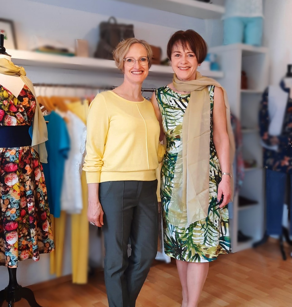 Sommerkleid, Jerseykleid, Etuikleid, grünes Kleid, Dschungelprint, schmales Kleid, gerades Kleid, Kofferkleid, reisetaugliches Kleid, Sommermode, Sommerkollektion, Christina Claussen, Modedesign, Karben, Frankfurter Modedesign